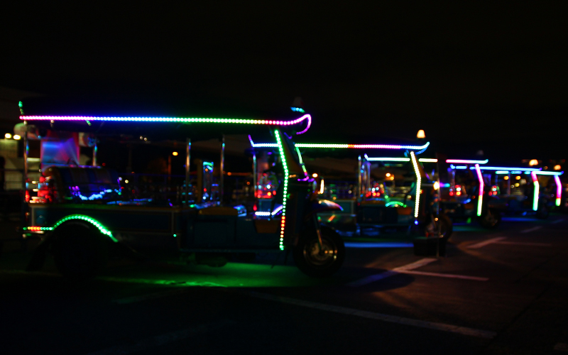 TUKTUKトゥクトゥク LEDライト イベントで点灯